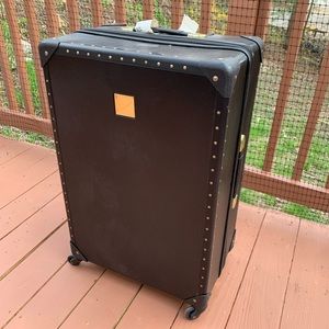 Vince Camuto Hardside Spinner Luggage 28’